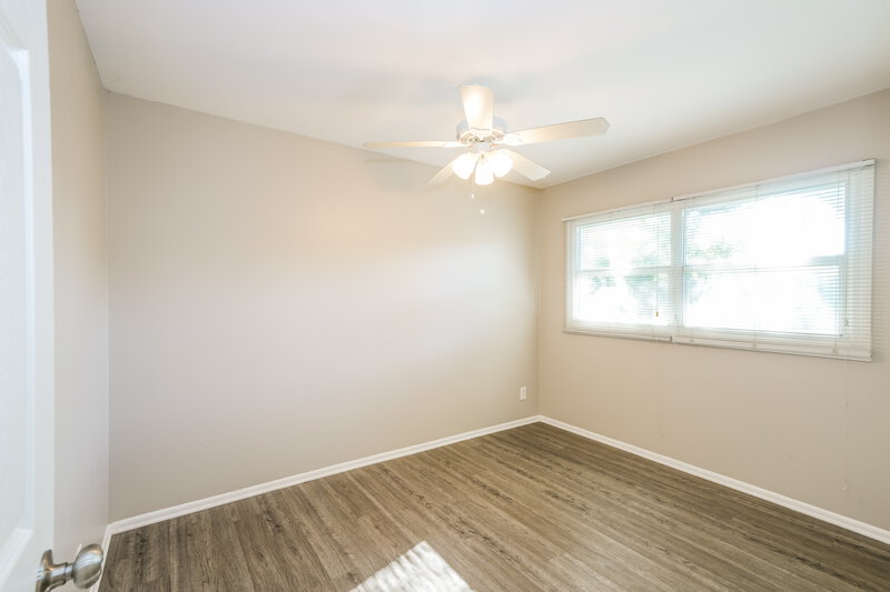1,850/Mo, 9691 52nd Way Pinellas Park, FL 33782 Bedroom View 2