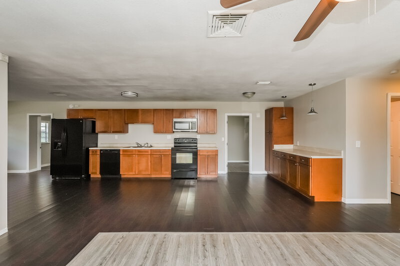 1,955/Mo, 3401 KEENE PARK DR Largo, FL 33771 Kitchen View 2