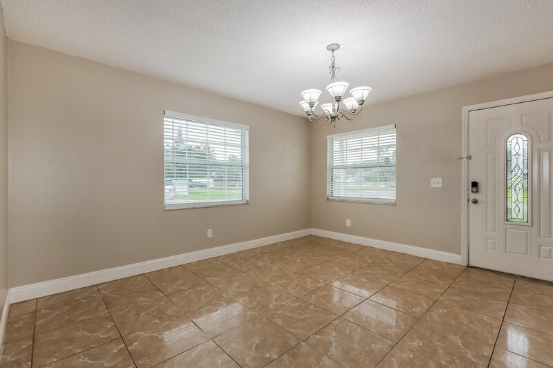 2,305/Mo, 6624 N Cameron Ave Tampa, FL 33614 Living Room View