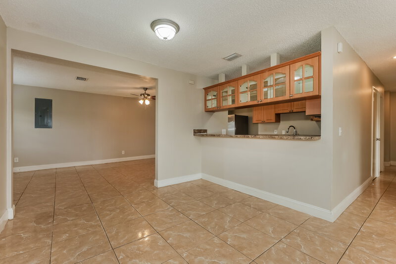 2,305/Mo, 6624 N Cameron Ave Tampa, FL 33614 Dining Room View