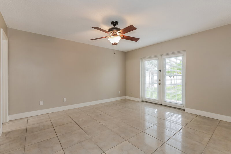 2,305/Mo, 6624 N Cameron Ave Tampa, FL 33614 Main Bedroom View