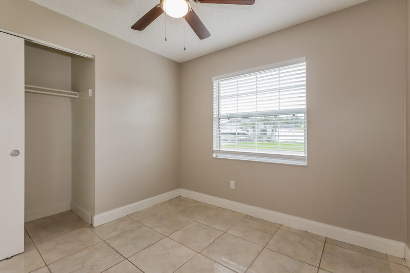 2,305/Mo, 6624 N Cameron Ave Tampa, FL 33614 Bedroom View