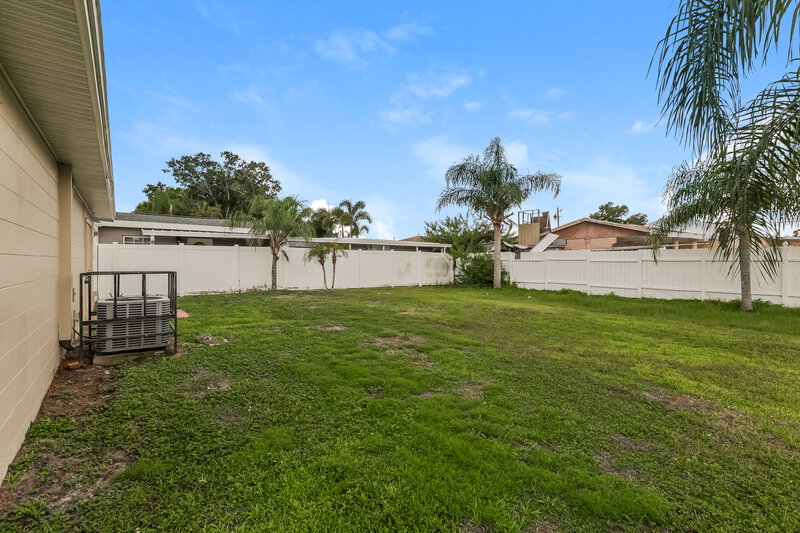 2,305/Mo, 6624 N Cameron Ave Tampa, FL 33614 Backyard View
