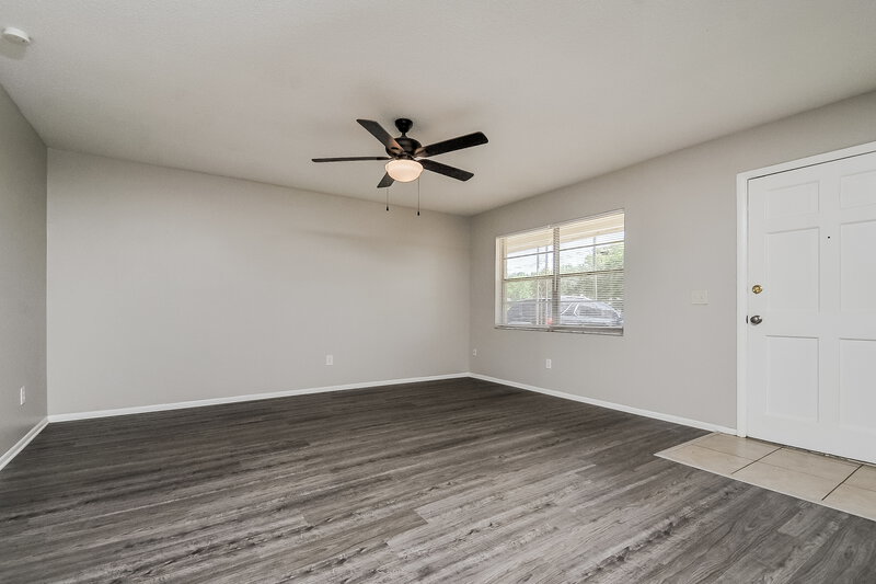 1,810/Mo, 5927 Stokes Rd Lakeland, FL 33812 Living Room View