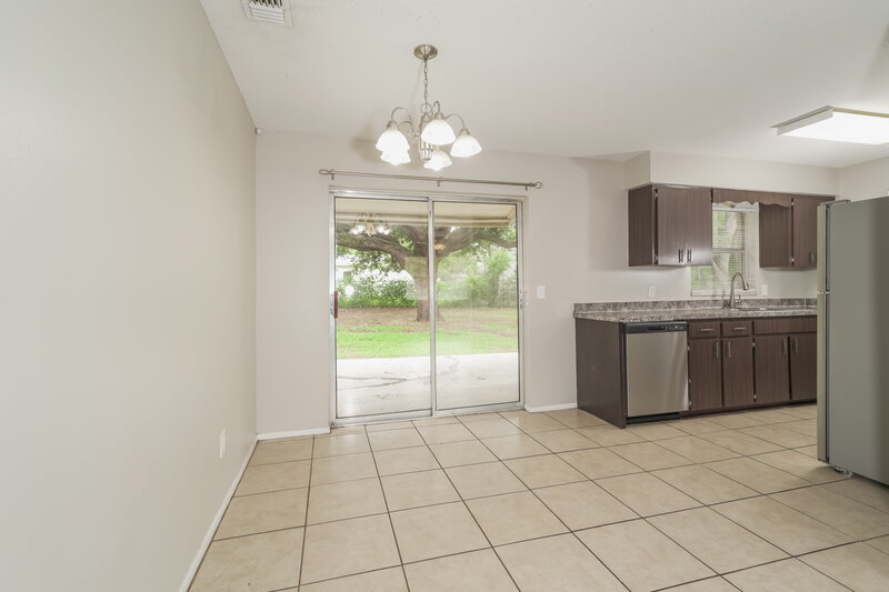1,650/Mo, 5927 Stokes Rd Lakeland, FL 33812 Dining Room View