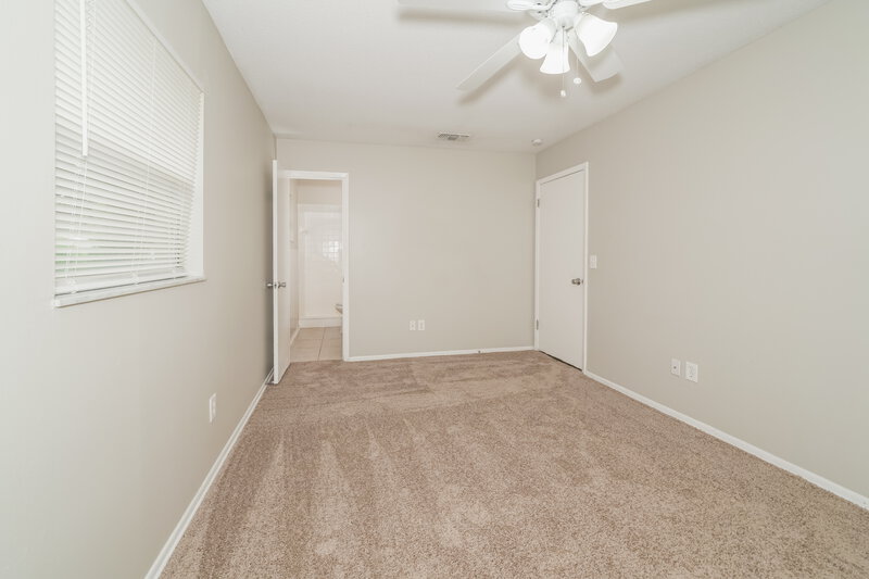 1,650/Mo, 5927 Stokes Rd Lakeland, FL 33812 Main Bedroom View 2