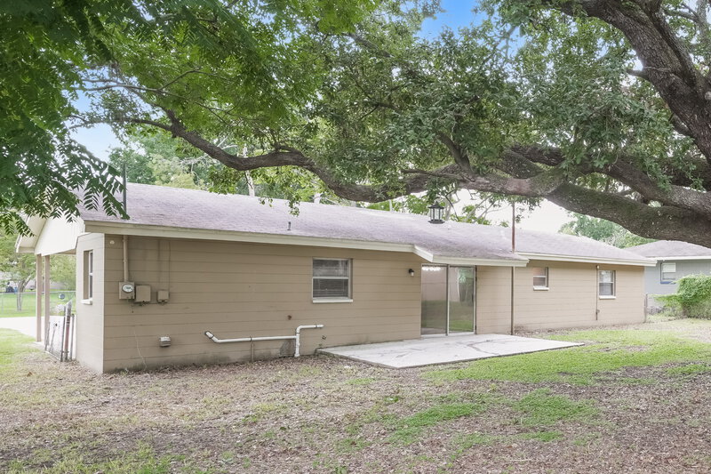 1,650/Mo, 5927 Stokes Rd Lakeland, FL 33812 Rear View