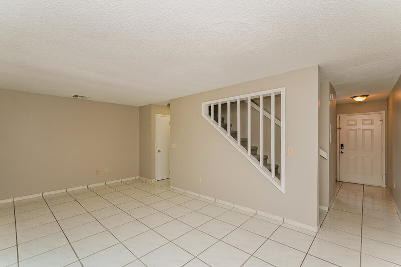 1,820/Mo, 14019 Village Terrace Dr Tampa, FL 33624 Living Room View 4