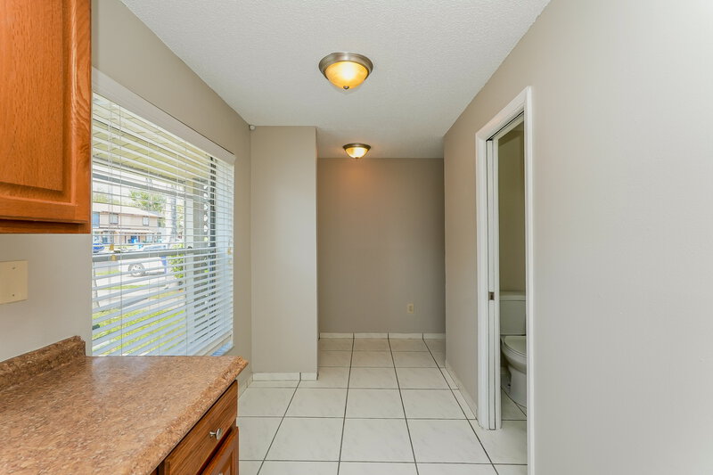 1,820/Mo, 14019 Village Terrace Dr Tampa, FL 33624 Dining Room View
