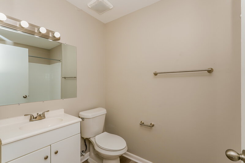 1,820/Mo, 14019 Village Terrace Dr Tampa, FL 33624 Bathroom View