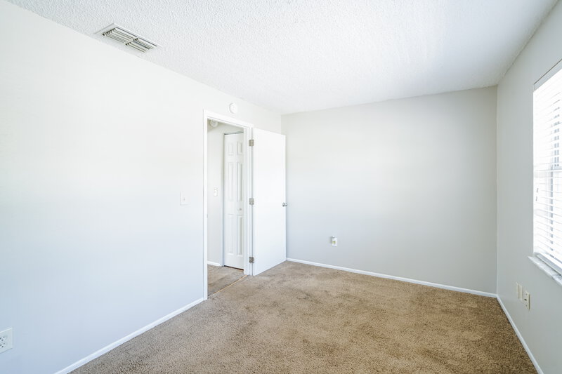 1,820/Mo, 14019 Village Terrace Dr Tampa, FL 33624 Bedroom View 3