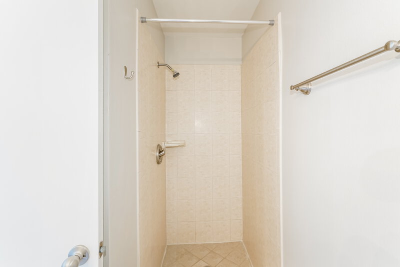 1,820/Mo, 14019 Village Terrace Dr Tampa, FL 33624 Bathroom View 2