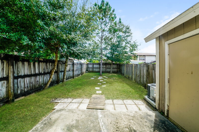 1,820/Mo, 14019 Village Terrace Dr Tampa, FL 33624 Rear View 2