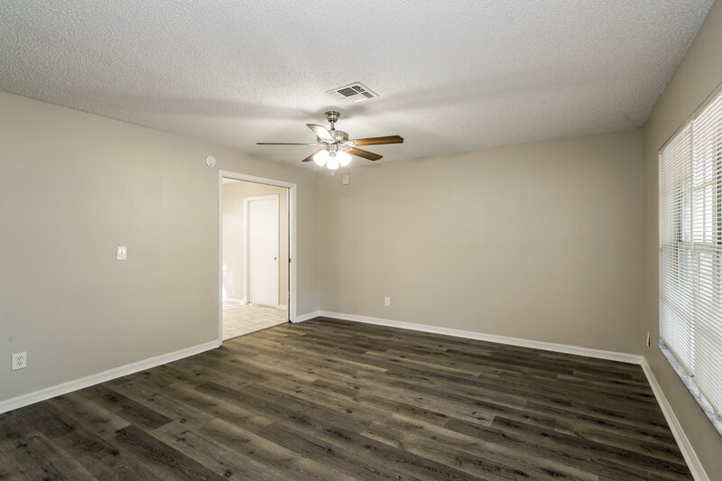 2,720/Mo, 37340 Carter Ave Dade City, FL 33523 Living Room View