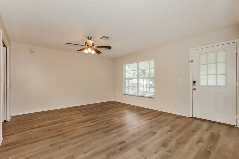1,660/Mo, 37340 Carter Ave Dade City, FL 33523 Living Room View