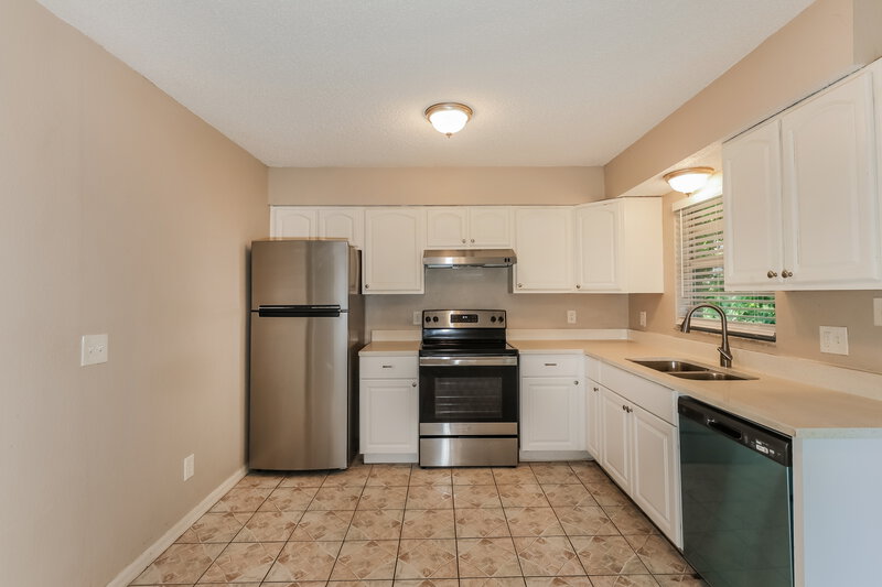 1,660/Mo, 37340 Carter Ave Dade City, FL 33523 Kitchen View