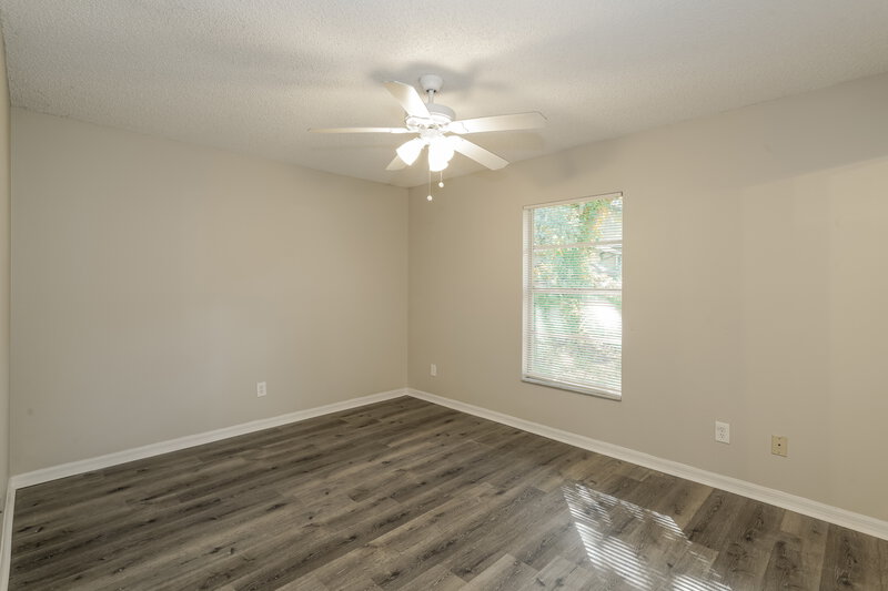 2,720/Mo, 37340 Carter Ave Dade City, FL 33523 Main Bedroom View 2