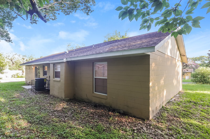 1,660/Mo, 37340 Carter Ave Dade City, FL 33523 Rear View
