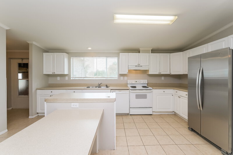 3,620/Mo, 33839 Coddle Ct Wesley Chapel, FL 33543 Kitchen View 2