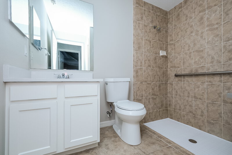 2,655/Mo, 7945 Harbor Bridge Blvd New Port Richey, FL 34654 Bathroom View