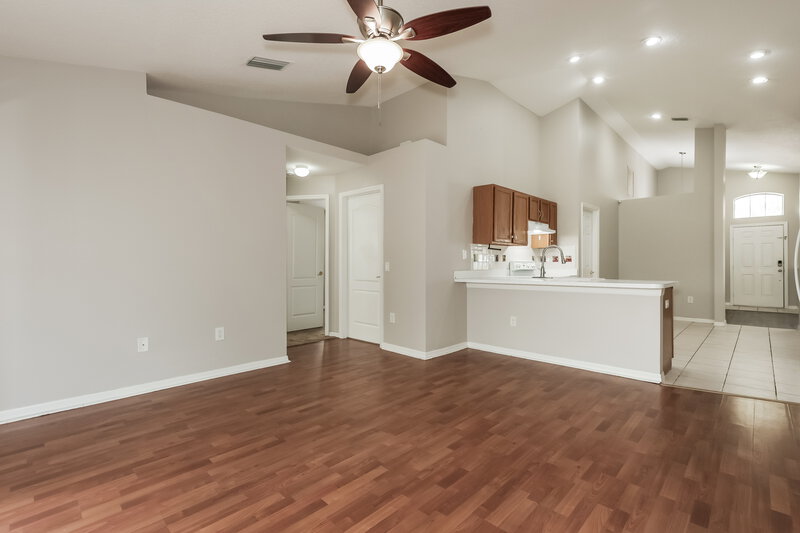 2,325/Mo, 733 Somerstone Dr Valrico, FL 33594 Family Room View 2