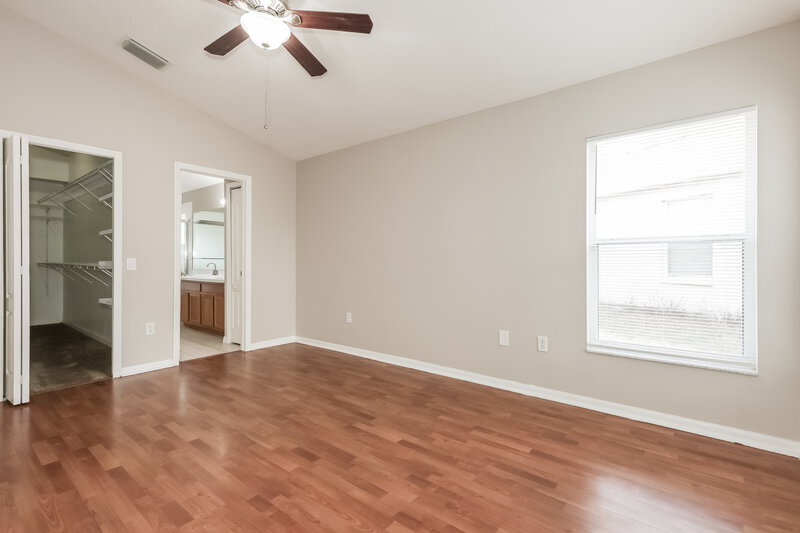 2,325/Mo, 733 Somerstone Dr Valrico, FL 33594 Main Bedroom View 2