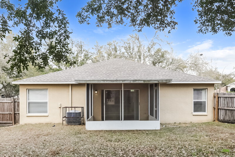 2,325/Mo, 733 Somerstone Dr Valrico, FL 33594 Rear View