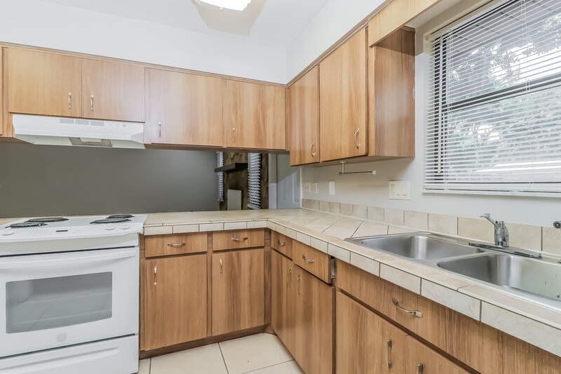 1,790/Mo, 1605 s Mcadoo Ave Bartow, FL 33830 Kitchen View 2