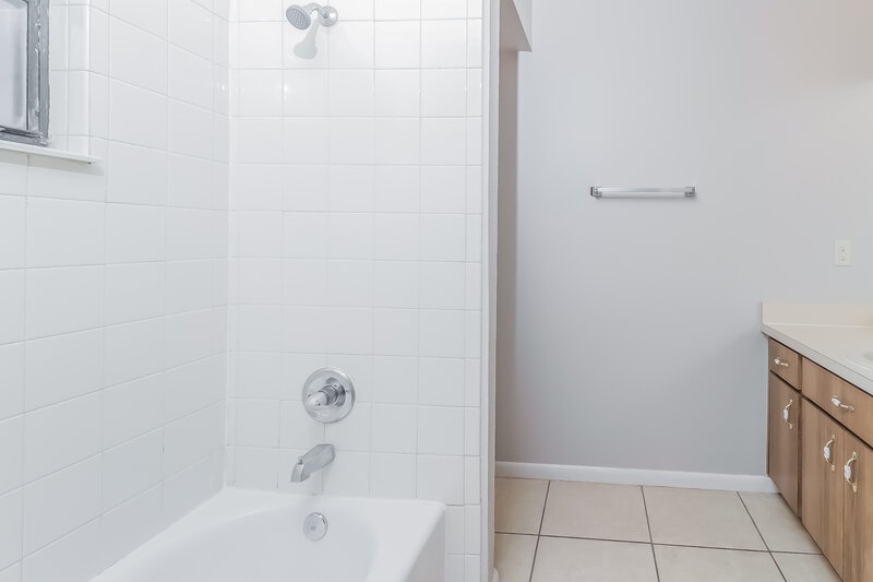 1,790/Mo, 1605 s Mcadoo Ave Bartow, FL 33830 Bathroom View