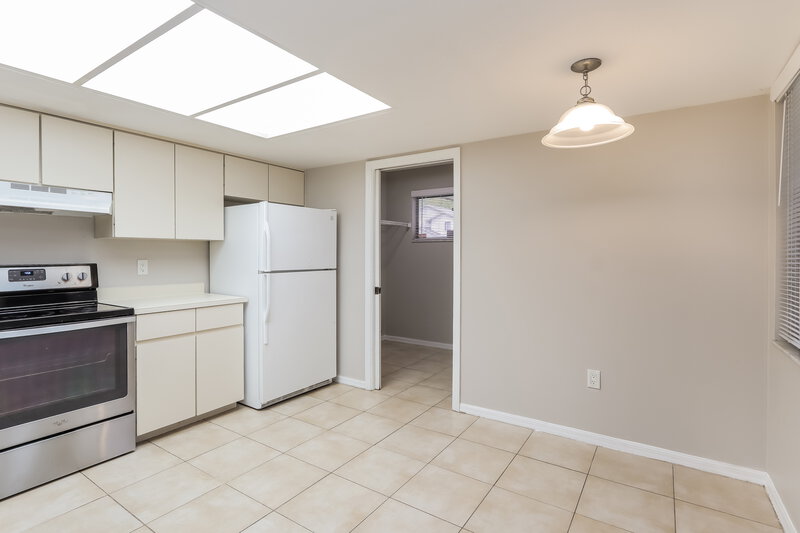 2,900/Mo, 3577 Raintree Ln Lakeland, FL 33803 Kitchen View