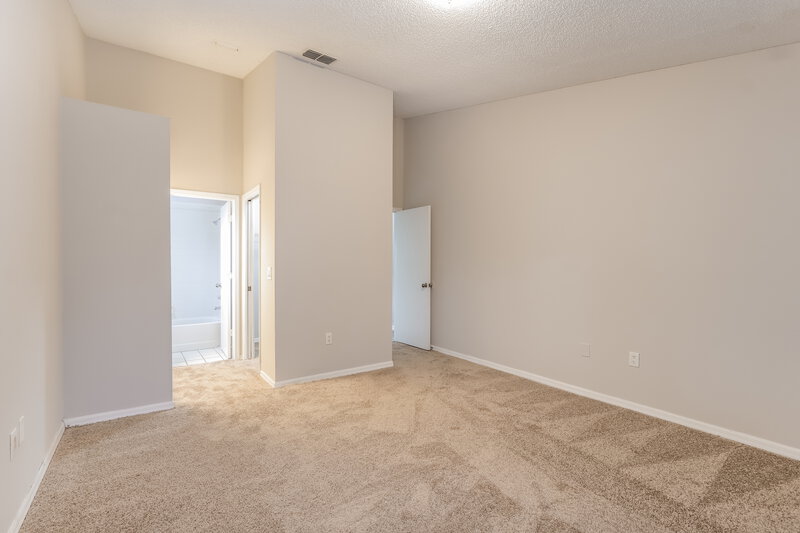 2,900/Mo, 3577 Raintree Ln Lakeland, FL 33803 Main Bedroom View