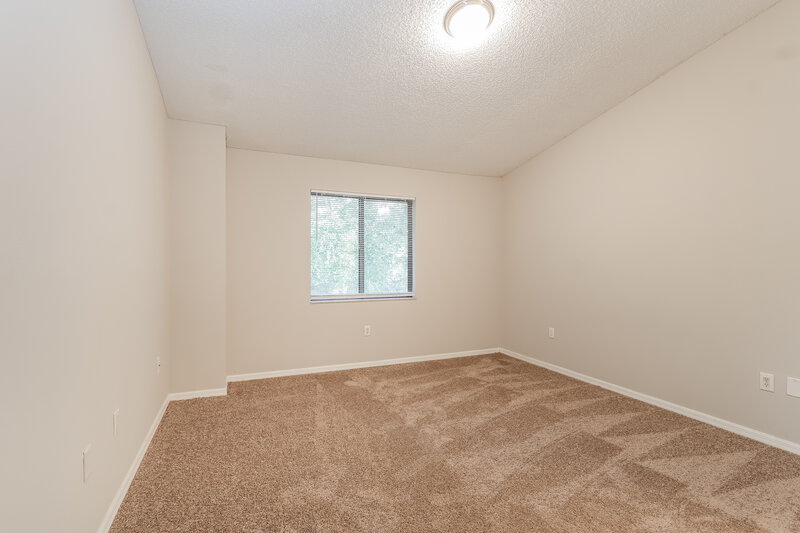 2,900/Mo, 3577 Raintree Ln Lakeland, FL 33803 Main Bedroom View 2