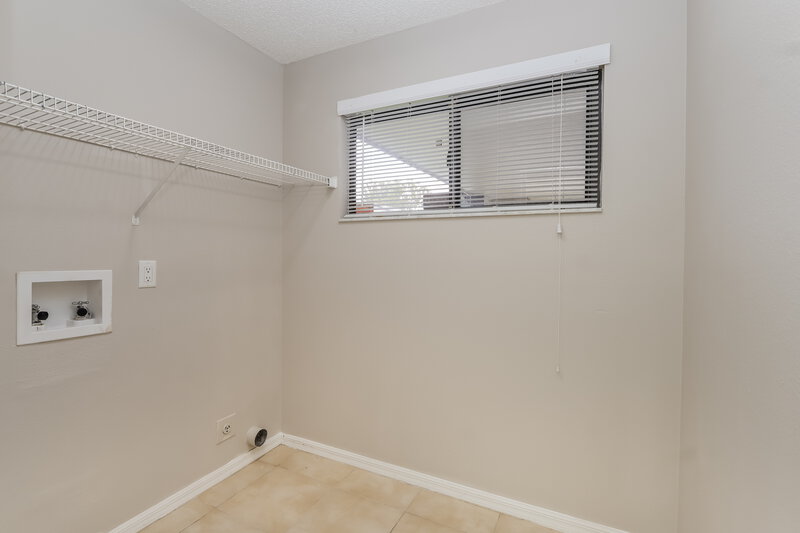 2,900/Mo, 3577 Raintree Ln Lakeland, FL 33803 Laundry Room View