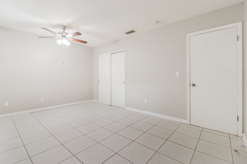 1,875/Mo, 7640 WOODBRIDGE BLVD Tampa, FL 33615 Main Bedroom View 2