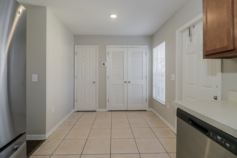 2,235/Mo, 2408 E 31St Ave Tampa, FL 33610 Dining Room View