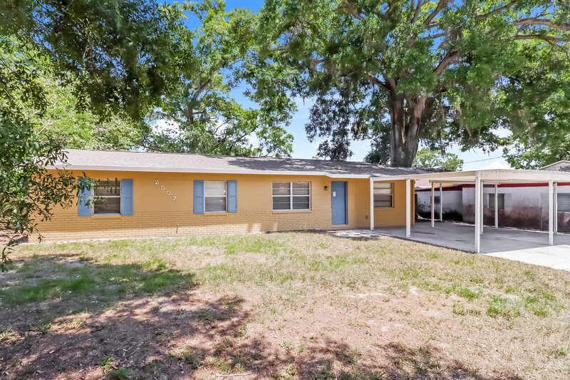 2,000/Mo, 2507 N 55TH ST Tampa, FL 33619 Front View 2
