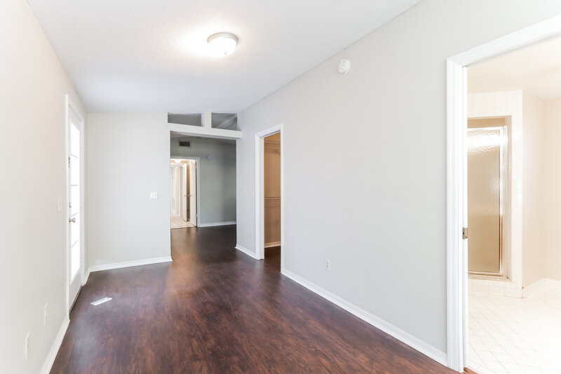3,160/Mo, 605 W River Dr Temple Terrace, FL 33617 Main Bedroom View 2