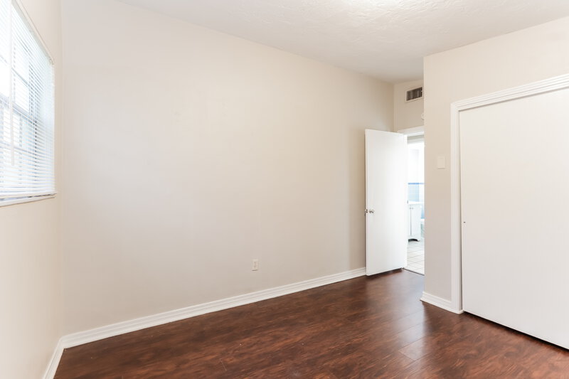 3,160/Mo, 605 W River Dr Temple Terrace, FL 33617 Bedroom View