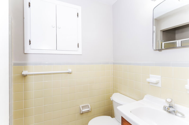 3,160/Mo, 605 W River Dr Temple Terrace, FL 33617 Bathroom View