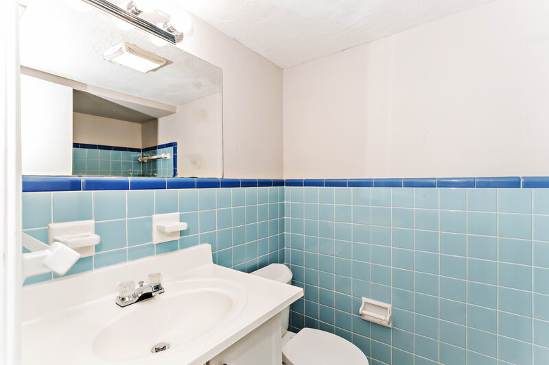 3,160/Mo, 605 W River Dr Temple Terrace, FL 33617 Bathroom View 2