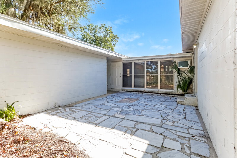 3,160/Mo, 605 W River Dr Temple Terrace, FL 33617 Rear View