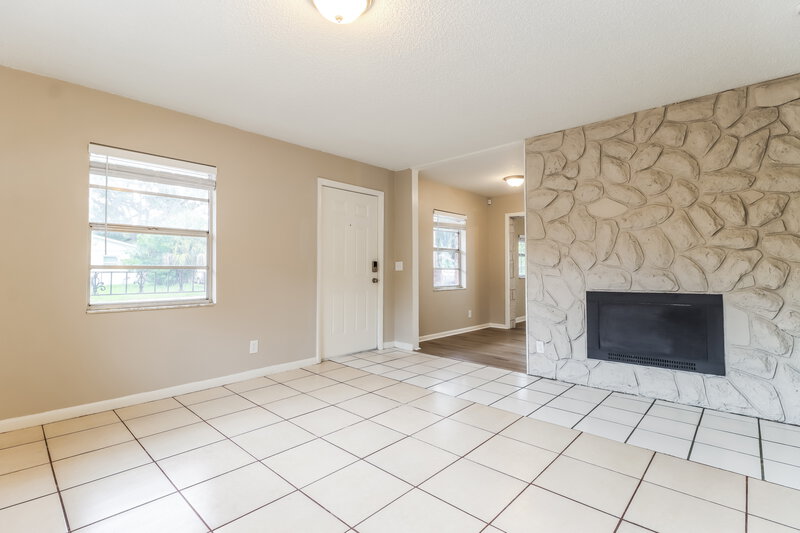 1,850/Mo, 3207 E 24Th Ave Tampa, FL 33605 Living Room View