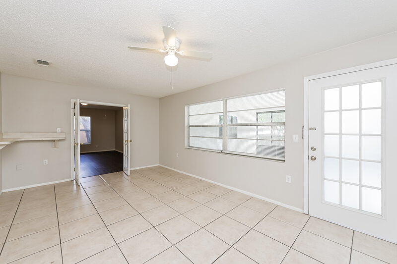 2,595/Mo, 109 COUNTRY VILLAS DR Safety Harbor, FL 34695 Family Room View 2