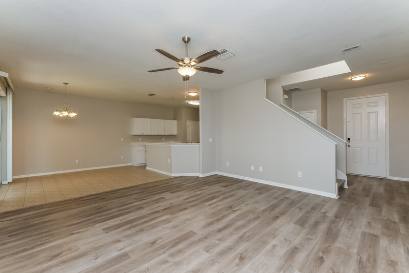 2,130/Mo, 6945 Exeter Park Pl Apollo Beach, FL 33572 Living Room View