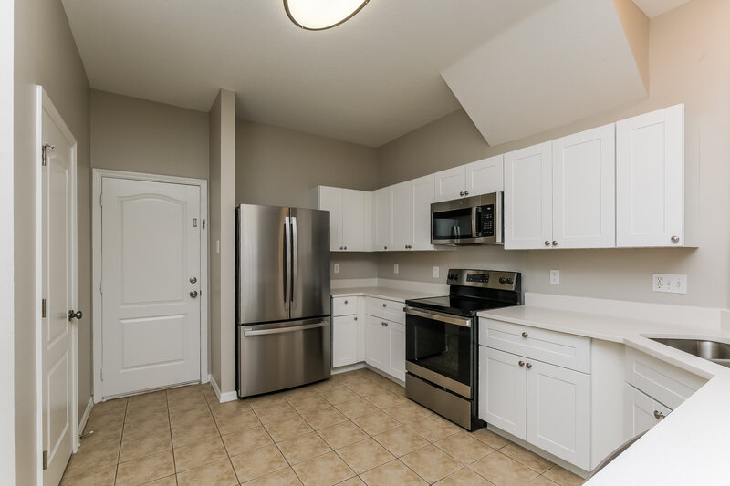2,130/Mo, 6945 Exeter Park Pl Apollo Beach, FL 33572 Kitchen View