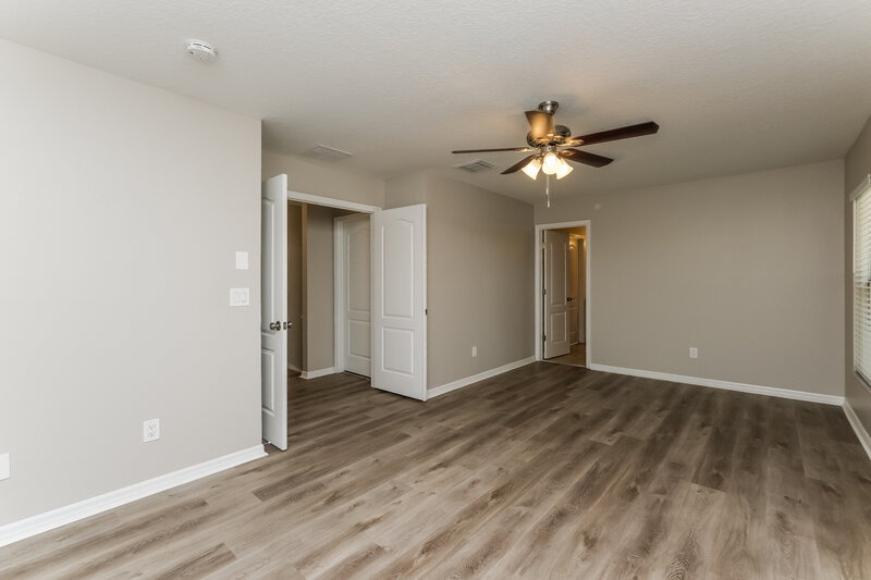 2,130/Mo, 6945 Exeter Park Pl Apollo Beach, FL 33572 Main Bedroom View