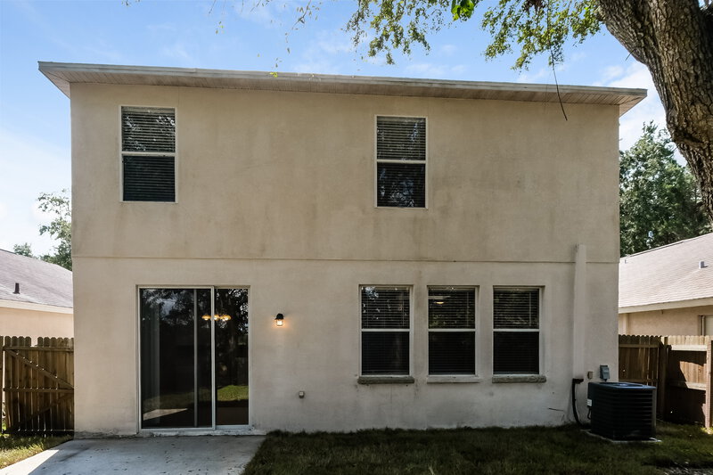 2,130/Mo, 6945 Exeter Park Pl Apollo Beach, FL 33572 Rear View