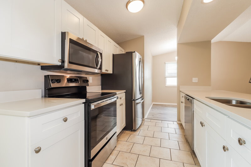 2,295/Mo, 633 Timber Bay Cir W Oldsmar, FL 34677 Kitchen View