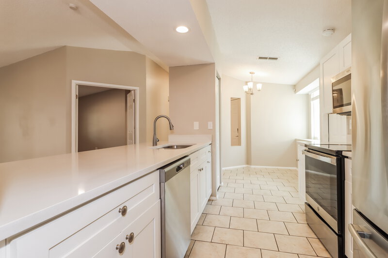 2,295/Mo, 633 Timber Bay Cir W Oldsmar, FL 34677 Kitchen View 3