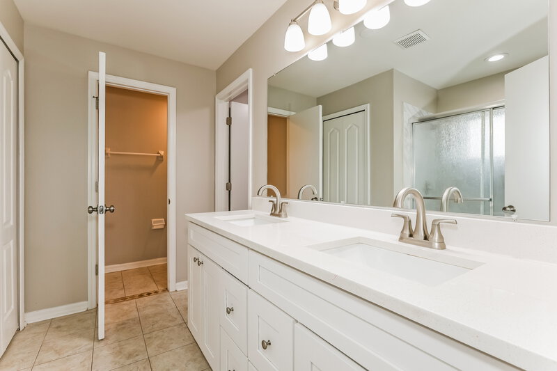 2,240/Mo, 10608 Walker Vista Dr Riverview, FL 33578 Main Bathroom View